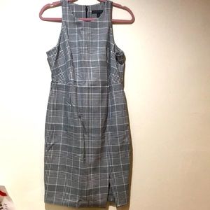 Banana Republic Tailored sleeveless plaid dress